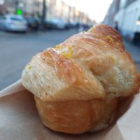 I can definitely recommend this orange pastry at Margo's Amsterdam - Jordaan in Amsterdam