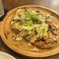 Seasonal veggie pizza   at Unique (V) Pizzeria SUKHASANA in Osaka