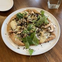todays pizza  at Unique (V) Pizzeria SUKHASANA in Osaka