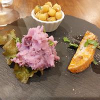  at Unique (V) Pizzeria SUKHASANA in Osaka