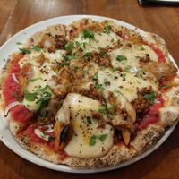 Vegan pizza at Unique (V) Pizzeria SUKHASANA in Osaka