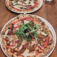  at Unique (V) Pizzeria SUKHASANA in Osaka