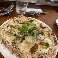Pizzaaaaaaa (can’t remember the exact name but it was the one with Tofu ricotta, seasonal veg and cheese)  at Unique (V) Pizzeria SUKHASANA in Osaka