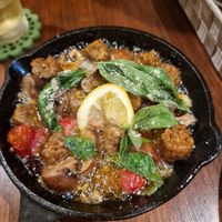  at Unique (V) Pizzeria SUKHASANA in Osaka