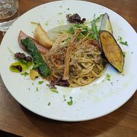  at Unique (V) Pizzeria SUKHASANA in Osaka