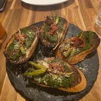  at Unique (V) Pizzeria SUKHASANA in Osaka