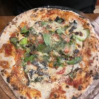 Pizza Pepper & Basil  at Unique (V) Pizzeria SUKHASANA in Osaka