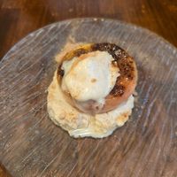 Peach dessert at Unique (V) Pizzeria SUKHASANA in Osaka