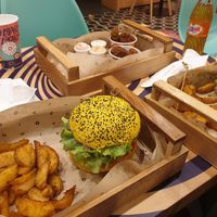 Vegan veggie burgers and veggie balls #Veganuary at Flower Burger - Corso Garibaldi in Milan