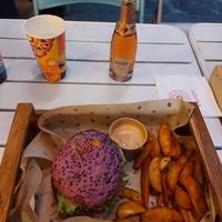 Cherry Bomb burger + Rosé at Flower Burger - Corso Garibaldi in Milan