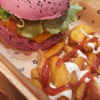 C at Flower Burger - Corso Garibaldi in Milan