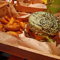 Il mio burger vegetale buonissimo 😋 at Flower Burger - Corso Garibaldi in Milan