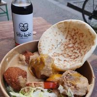 Vegan falafel bowl with peanut sauce at Sahara Imbiss - Eisenbahnstr in Berlin