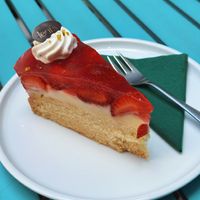 Vegane Erdbeertorte  at Leni's Sweet and Salty in Maulburg