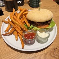 Jackfruit burger & sweet potato fries  at Leni's Sweet and Salty in Maulburg