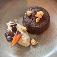 Mi cuit au chocolat et à la cacahuète   at Le Very'table  in Lunel