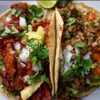 Tacos de pastor 🌶️ + Taco de suadero ✨ at Taco Grass in Mexico City