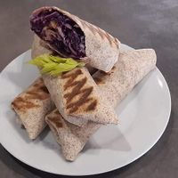 Tortilla plněná salátkem z červeného zelí at Jídelna U tří Vegetariánů in Usti Nad Orlici