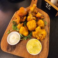 Tempura bloemkool en oesterzwam at Bij Cosineros in Zuidlaren