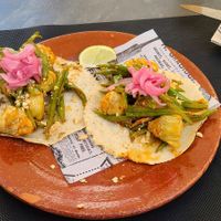 Artichoke heart and green bean tacos with pepper sauce swapped for their pesto at Vale Madres in Rota