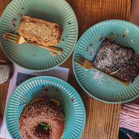 Bagel exotisch, Bananenbrot und Brownie  at Cafe Hinterzimmer in Freiburg