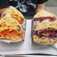 Sandwich rouge et violet at Plan D - DWICH & Glace in Paris