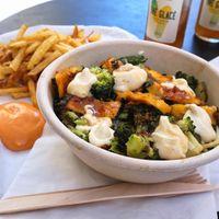 «Vert», Bowl version + Fries at Plan D - DWICH & Glace in Paris