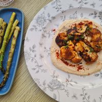 Aspargus and cauliflower steak at Salt & Pepper in Medulin