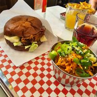 Burger tentsuyu et side kimchi 👌 at Kitsune Burgers in Brussels