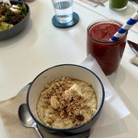 Porridge and açai smoothie   at Vunch in Bromley