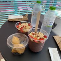 Very tasty bowls at Stolen Fruit in Santorini