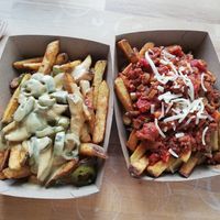 Vegane Chili Cheese Fries und vegane Bolo Fritten at Frittenlust in Bremen