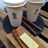 Warm milk teas w/tapioca + Mungo dessert at Trà Art in Paris