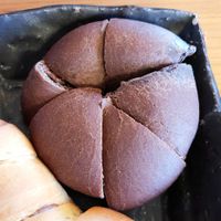 chocolate bread - served cut at Dolmen Bakery - 돌멘베이커리 in Sinjeong