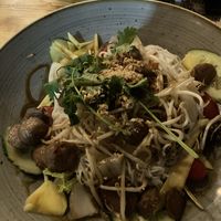 Reisnudelsalat mit Rinderfilets  at Lôc Vegan in Mainz
