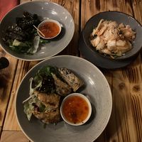 Tofu in Betel Blättern, Kimchi, Frühlingsrollen  #Veganuary at Lôc Vegan in Mainz