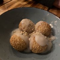 Sesambällchen zum Nachtisch  #Veganuary at Lôc Vegan in Mainz