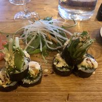 Sushi mit Avocado, Algensalat, Ruccola und Gurke  at Lôc Vegan in Mainz
