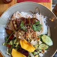 Vegane Ente und Reisnudeln   at Lôc Vegan in Mainz