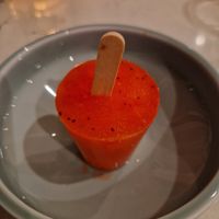 Aardbei limoen ijslollie at Rozey in Delft