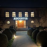   at Villa Augustus in Dordrecht