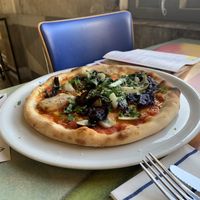 Vegan voorgerecht (pizza) met seizoensgroenten  at Villa Augustus in Dordrecht