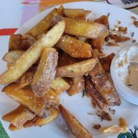Thyme fries, mayo not vegan at Villa Augustus in Dordrecht