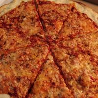 Basic cheese at Chez Zac Pizzeria in Montreal