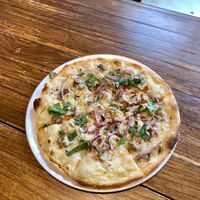 Bloom pizza at Chez Zac Pizzeria in Montreal