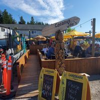Entrance by the docks at Coconut Joes in Tobermory