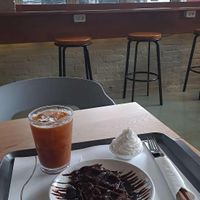 Chocolate Croffle and Americano at Breaghetti Itaewon in Seoul