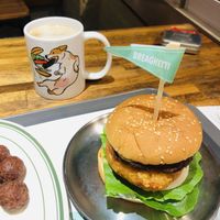 Vanilla Latte Cafe & Hush Brown Burger 🍔💚  at Breaghetti Itaewon in Seoul
