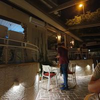 Una parte dell'esterno che da sul fiume at Resto Bar Taraca in Kotor