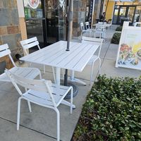 Outside Dining at Hummus Republic in Santa Clarita